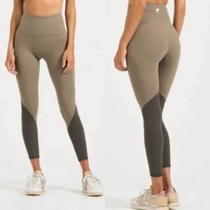 Vuori Colorblock Studio Legging Two tones in Green Size S High Rise